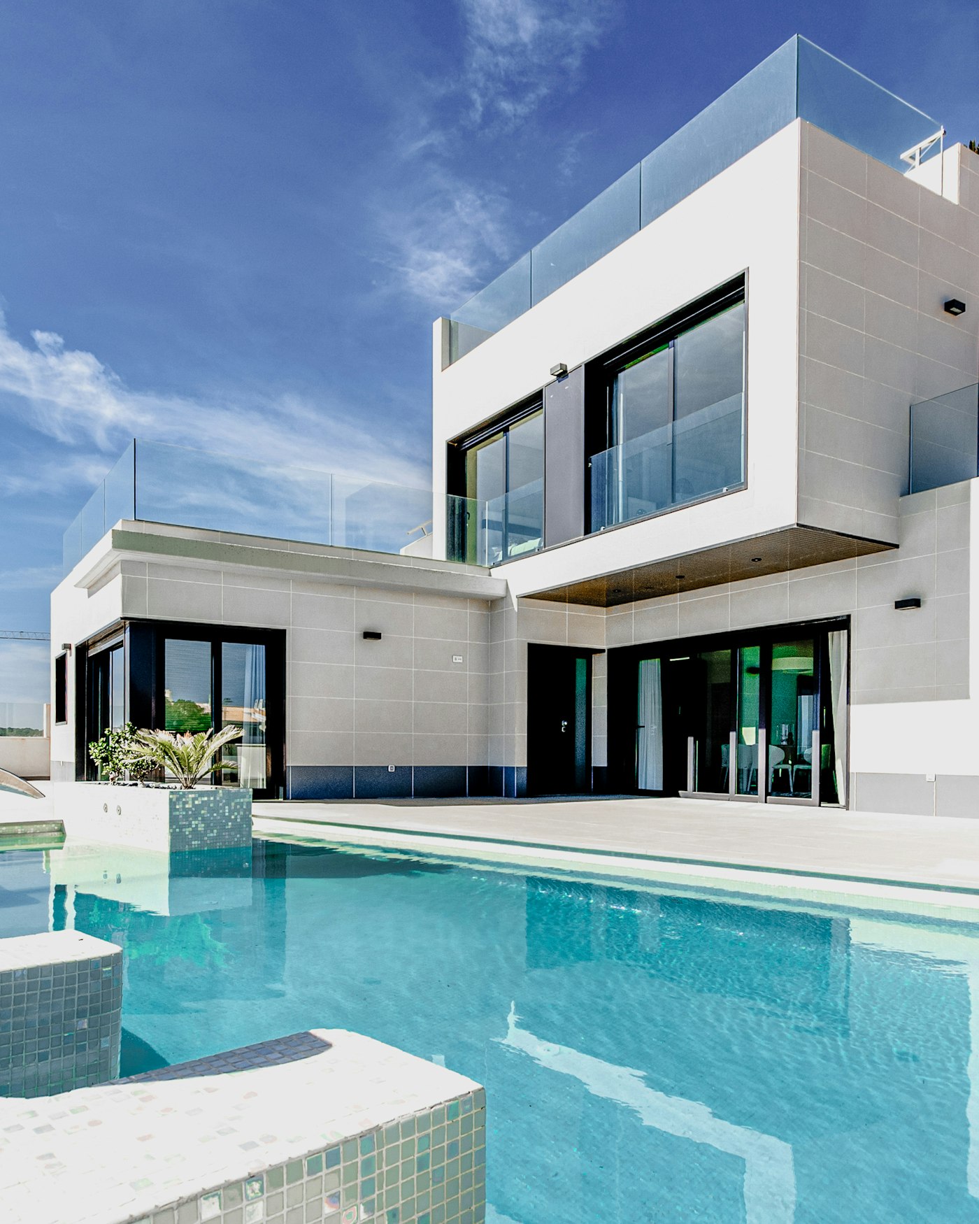 North Hill Real Estate · Modern Minimal design demo
