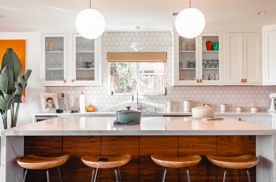 Holloway Renovation Co. · Before/After Portfolio design demo